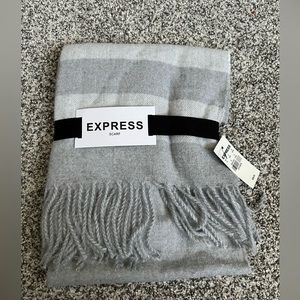 Express Scarf